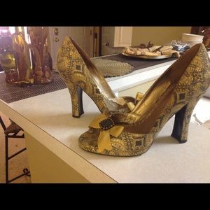 Vintage women's shoes
